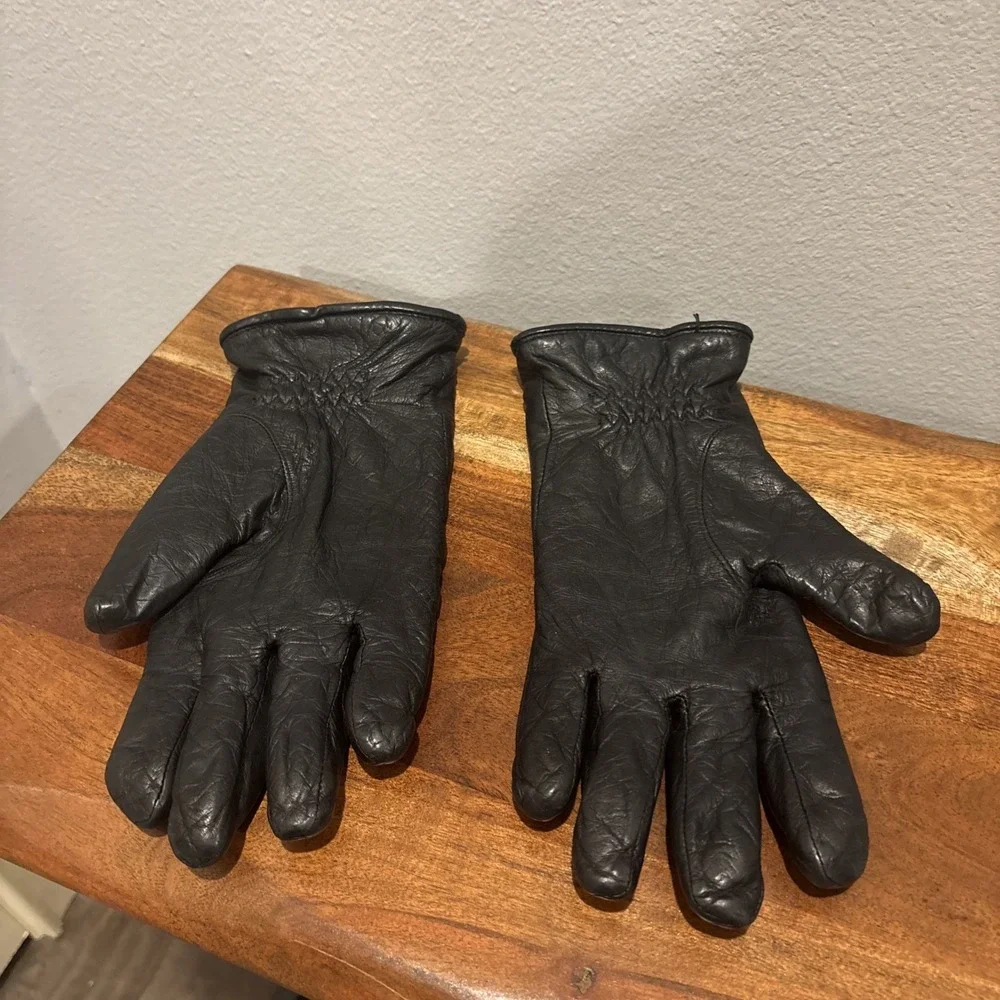 Womens Sleek Black Leather Winter Gloves~Fleece Lined~Lightweight~Size Large~EUC